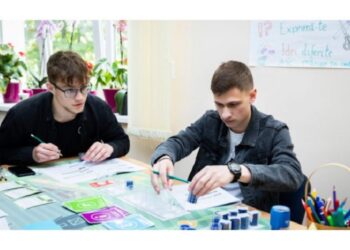 Elevii din învățământul profesional tehnic vor avea manuale noi