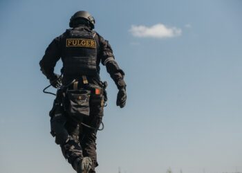 Fără panică! Pe traseele din țară vor putea fi văzuți mascații de la „Fulger”