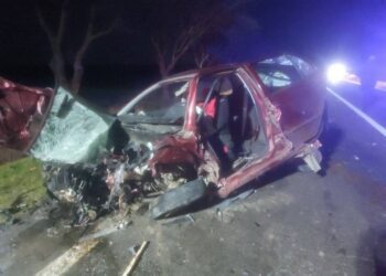 FOTO | Un șofer de 29 de ani și-a pierdut viața într-un grav accident. Alte patru persoane – transportate la spital