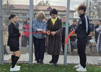 FOTO | Stadion sportiv universal, inaugurat la Glodeni