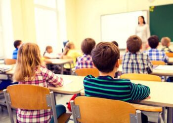 Elevii vor merge sâmbăta asta la școală, să recupereze lecțiile din data de 1 noiembrie