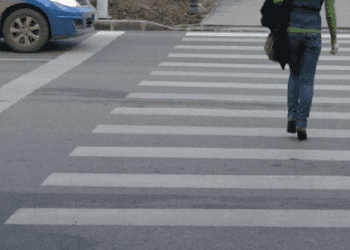 Pedepse mai dure pentru șoferi. Vor rămâne fără permis de conducere dacă nu cedează repetat trecerea pietonilor