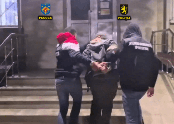 VIDEO // A vrut să-l omoare pe amantul soției. Un bărbat din Drochia, reținut în flagrant