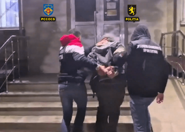 VIDEO // A vrut să-l omoare pe amantul soției. Un bărbat din Drochia, reținut în flagrant