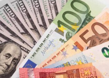 Euro și dolarul se ieftinesc