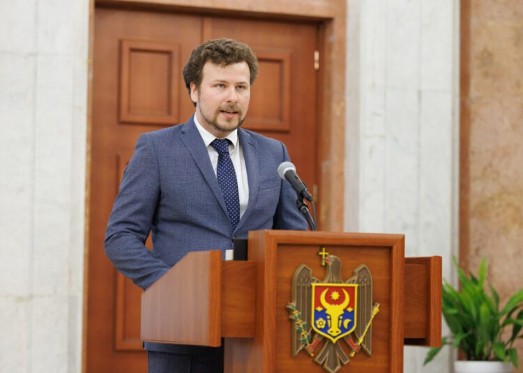 Около 1 000 учеников из 40 школ Молдовы будут использовать инновационное приложение для изучения английского языка