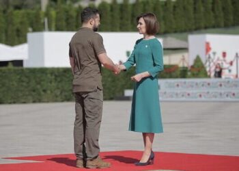 Volodimir Zelenski o felicită pe Maia Sandu: „Ucraina sprijină alegerea europeană a Republicii Moldova”