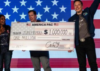 Loterie pentru alegătorii din SUA. Elon Musk are liber să premieze cu un milion de dolari votanții lui Trump