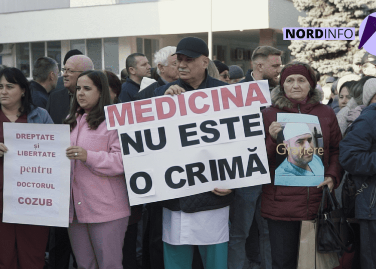 VIDEO // Protest la Bălți. Zeci de medici și pacienți cer eliberarea lui Sergiu Cozub: Locul lui nu e la închisoare, dar la spital