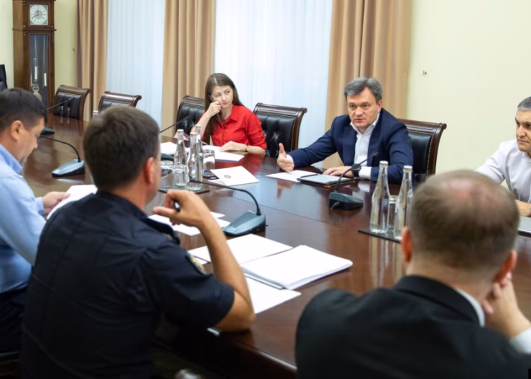 Premierul Recean a anunțat când vor avea loc remanierile din Guvern