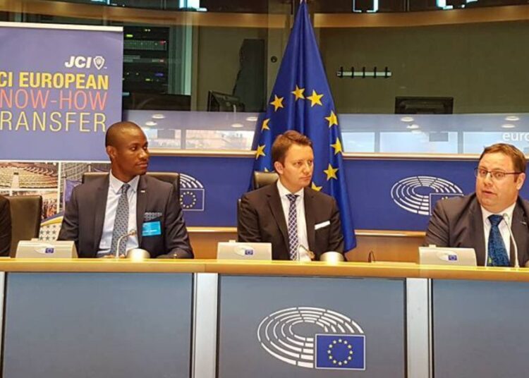 Eurodeputații români fac eforturi pentru ca R. Moldova să aibă acces rapid la ajutorul de 1,8 miliarde de euro