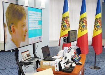 Copiii cu deficiențe de auz și văz din R. Moldova vor primi 500 de aparate speciale