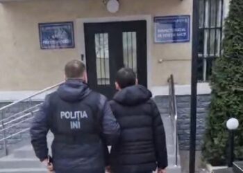 VIDEO // Dirija o schemă de șantaj din închisoare. Un deținut de 22 de ani, truca poze și cerea bani ca să nu le facă publice