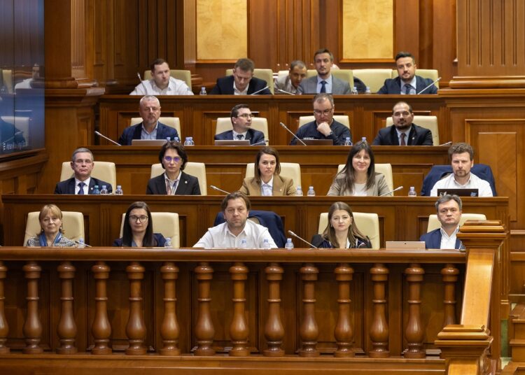 Parlamentul a respins moțiunea de cenzură asupra activității Guvernului. Recean: Vom continua să lucrăm cu responsabilitate, pentru a proteja cetățenii