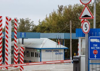 Директор Таможенной службы: Грузовики смогут планировать в электронной форме проезд через таможенный пост Костешь