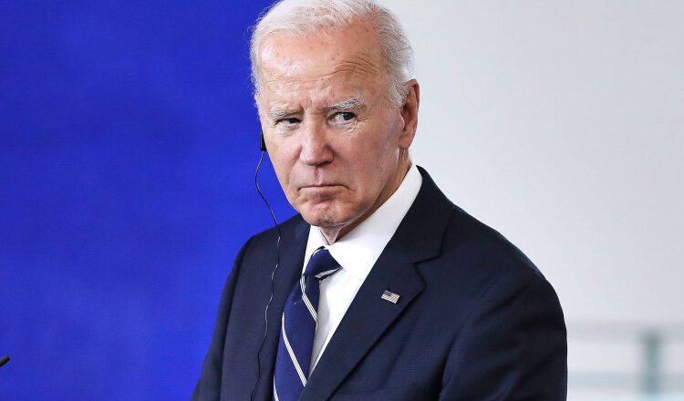 „Mă rog lui Dumnezeu”. Biden avertizează că politica economică anunţată de Trump va fi un „dezastru”