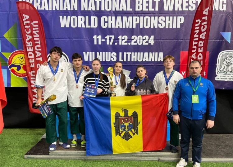Aur pentru un sportiv din Bălți. În total, șase luptători s-au ales cu aur, argint și bronz la Campionatul Mondial de luptă la brâu