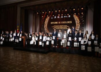 Чествование олимпийцев 2024 года: Лучшие ученики Молдовы и их учителя награждены за результаты на международных олимпиадах и конкурсах