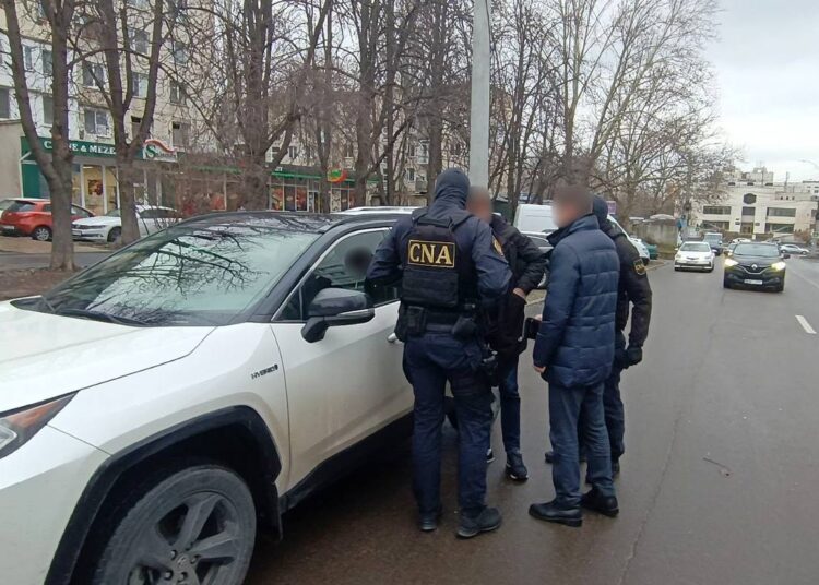 Percheziții la Bălți: Doi avocați au vrut să ajute niște deținuți