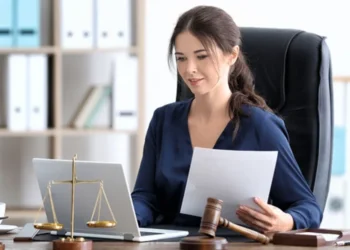 Cetățenii vor putea contracta servicii de asistență juridică la distanță