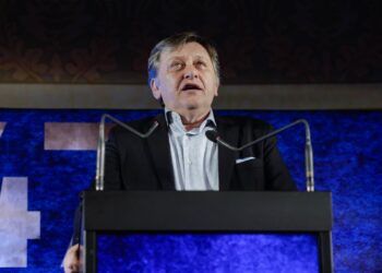 Oficial! Crin Antonescu va fi candidatul coaliției PSD-PNL-UDMR și minorități la funcția de președinte al României