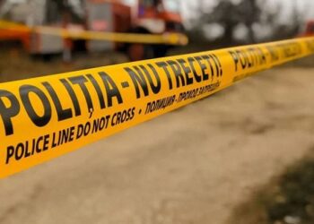 Și-ar fi omorât sora cu cruzime și a ținut corpul neînsuflețit în casă aproape o lună