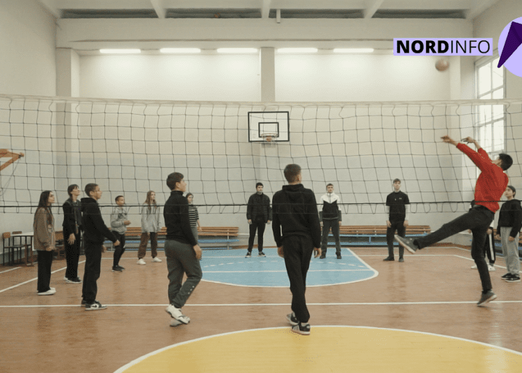 VIDEO // Ploile și ninsorile nu mai sunt un pericol pentru gimnaziul din Vărvăreuca. Cum s-a schimbat instituția