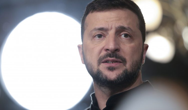 Zelenski caută soluții diplomatice pentru încheierea războiului. „Armatei noastre îi lipseşte puterea”