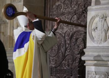 Catedrala Notre-Dame din Paris și-a redeschis ușile