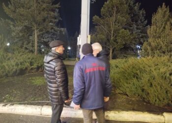 FOTO // Târgul de Crăciun din Bălți, fără curent electric: „Pentru ce plătim?”