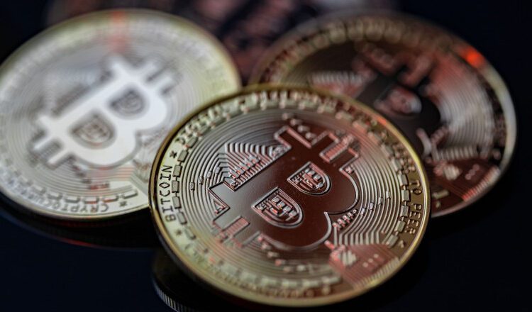 Rusia folosește bitcoin în comerțul exterior pentru a evita sancțiunile occidentale