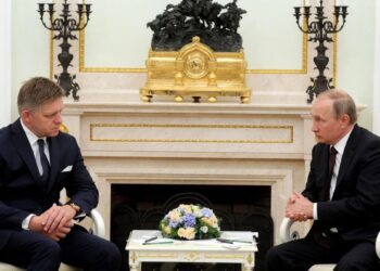 Premierul Slovaciei, vizită surpriză la Moscova. I-a cerut lui Putin să continue livrările de gaz rusesc