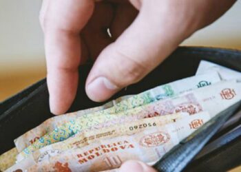 Salariile medicilor vor crește cu 15%, iar cele ale profesorilor cu 9%