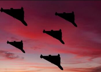 Более 70 российских беспилотников атаковали Украину. В Хмельницкой области под удар попало предприятие, в Киевской — повреждены жилые дома