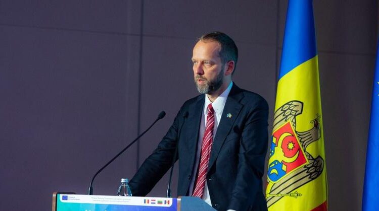 Ambasadorul UE la Chișinău, Janis Mazeiks: Serviciul rus de Informații Externe face tot ce poate în domeniul dezinformării. Știm proverbul „hoțul strigă prindeți hoțul”