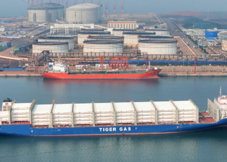 500.000 de tone de produse petroliere rusești, blocate în largul mării