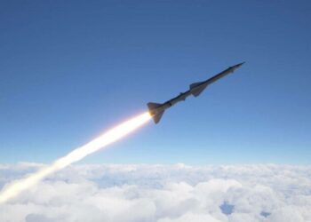 Ucraina a lansat peste 200 de drone şi cinci rachete către 12 regiuni din Rusia: cel puțin patru fabrici avariate și mai multe aeroporturi închise