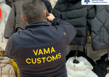 VIDEO // Marfă fără acte de proveniență descoperită de ofițerii vamali în mai multe magazine din Bălţi