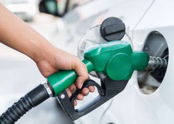 Carburanții se scumpesc în weekend
