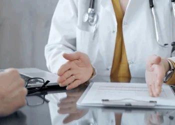 Salariile cadrelor medicale, majorate cu 15% de la 1 ianuarie