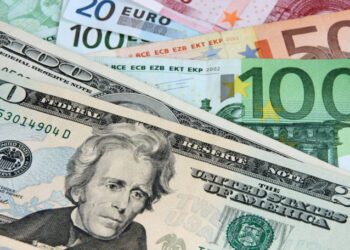 Curs valutar 27 ianuarie: Dolarul american este mai ieftin. Cât valorează euro