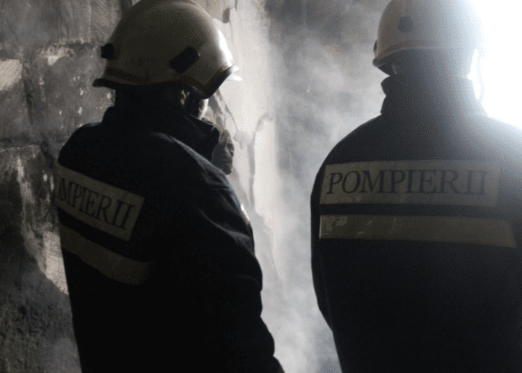 Un bărbat din raionul Căușeni s-a ales cu arsuri pe mâini după ce a încercat să-și salveze case