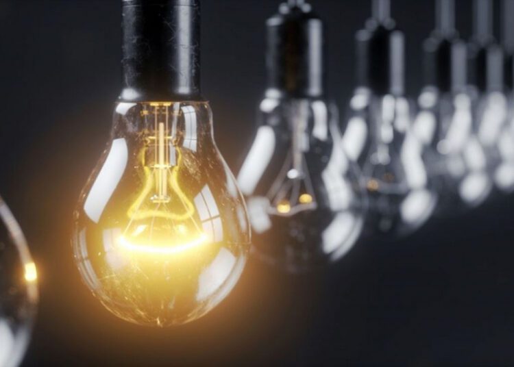 Astăzi vom consuma cu 16% mai multă energie electrică