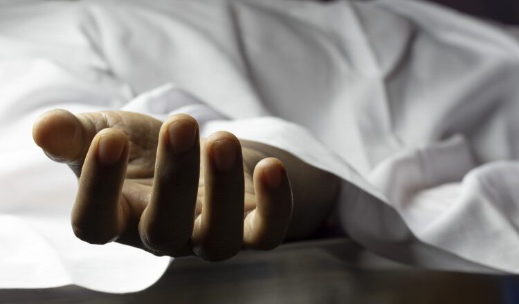 Deces într-un local din Edineț. Victima s-a înecat cu frigărui