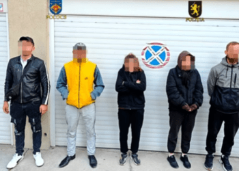 VIDEO // Planificau să dea foc ușii de la intrarea în CEC. Cinci persoane, trimise în judecată