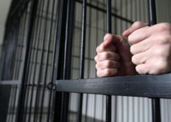 Doi ani de închisoare pentru aplicarea violenței asupra angajaților MAI și huliganism în incinta unui inspectorat de poliție
