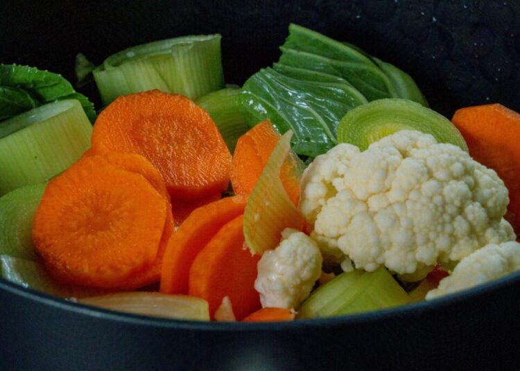 Zece legume și alimente vegetale ale lunii ianuarie pe care să le mănânci. Te ajută să slăbești, sunt ieftine și gustoase