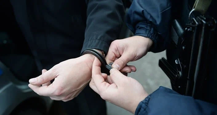 VIDEO // Droguri de 200 de mii de lei, ridicate la Florești. Poliția a reținut un bărbat