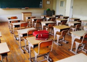 Gata cu vacanţa de sărbători! Elevii se întorc în bănci de joi