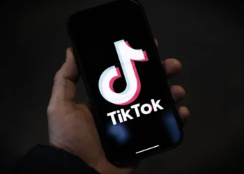 Luptă pentru TikTok: Investitorii ultra-bogați care vor să cumpere aplicația